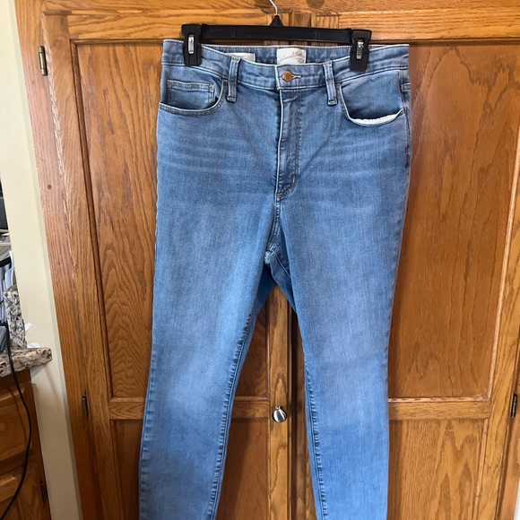 Universal Thread High Rise Skinny jeans - Picture 3 of 8